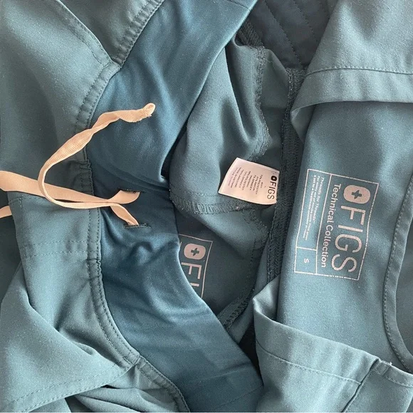 Dark green figs - Picture 2 of 2